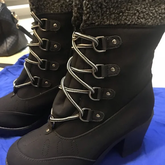 Black lace 🎁up boot/ NEW NEVER WORN 👍👢!!!!! / Sale 👍👍👍 - Picture 3 of 4